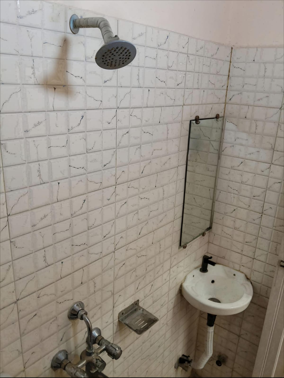 Standard Single Bed Room at Saba Guest House Kolkata photo 15