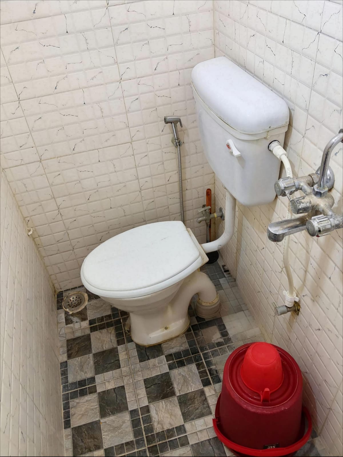 Standard Compact Double Bed Room at Saba Guest House Kolkata photo 7