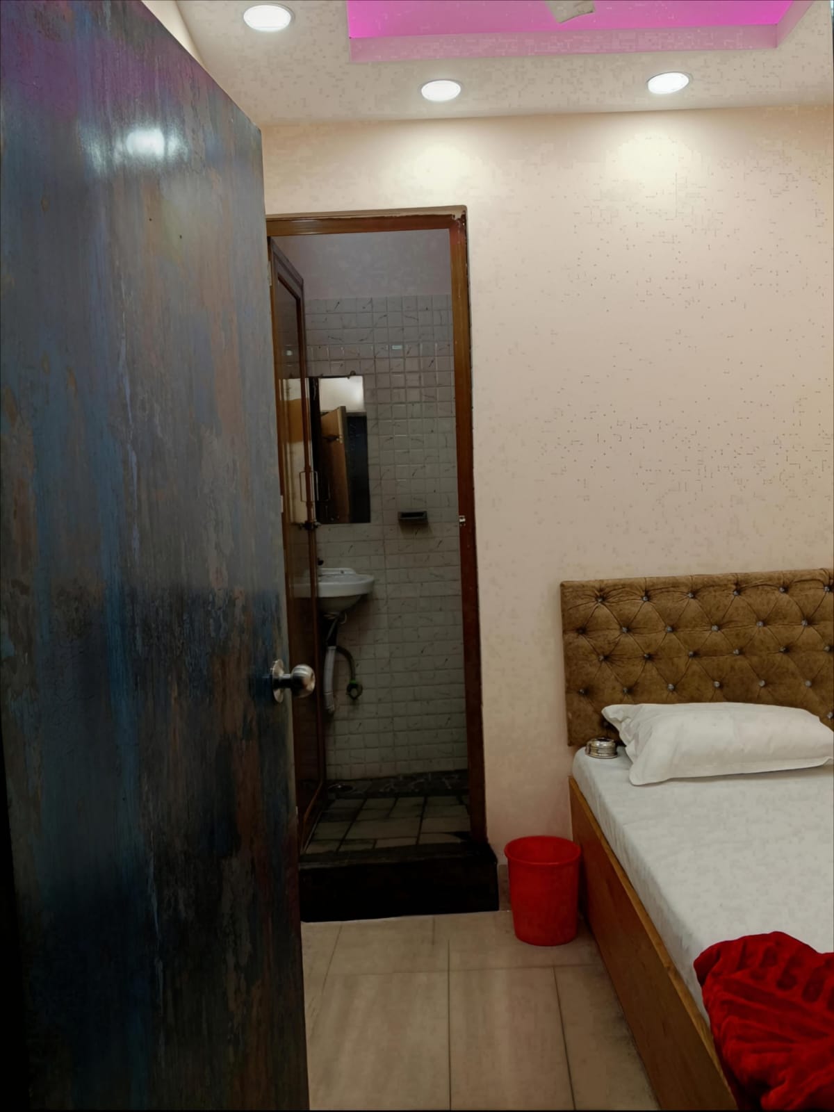 Standard Single Bed Room at Saba Guest House Kolkata photo 8