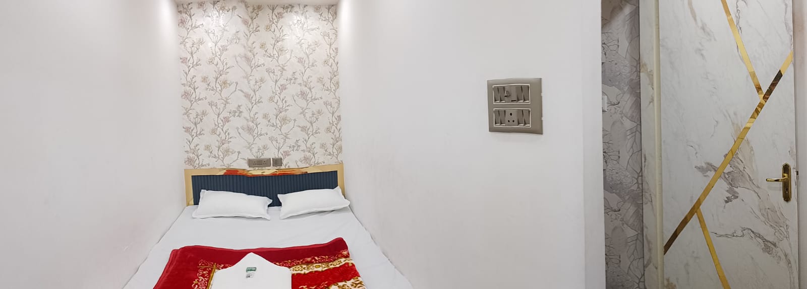 AC and Non-AC Double Bed Room at Saba Guest House near Park Street Kolkata photo 12