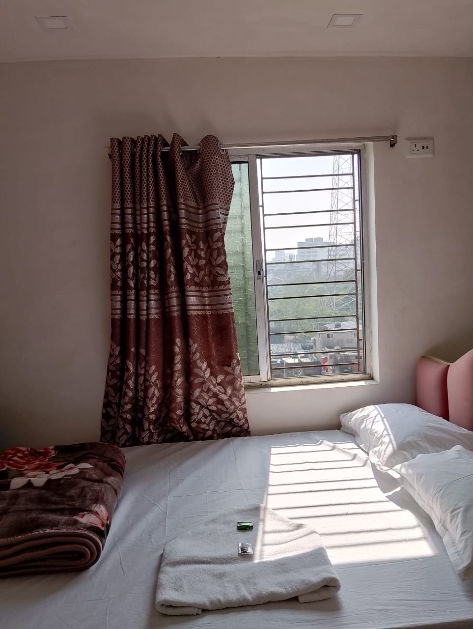 AC and Non-AC Double Bed Room at Saba Guest House near Park Street Kolkata photo 22