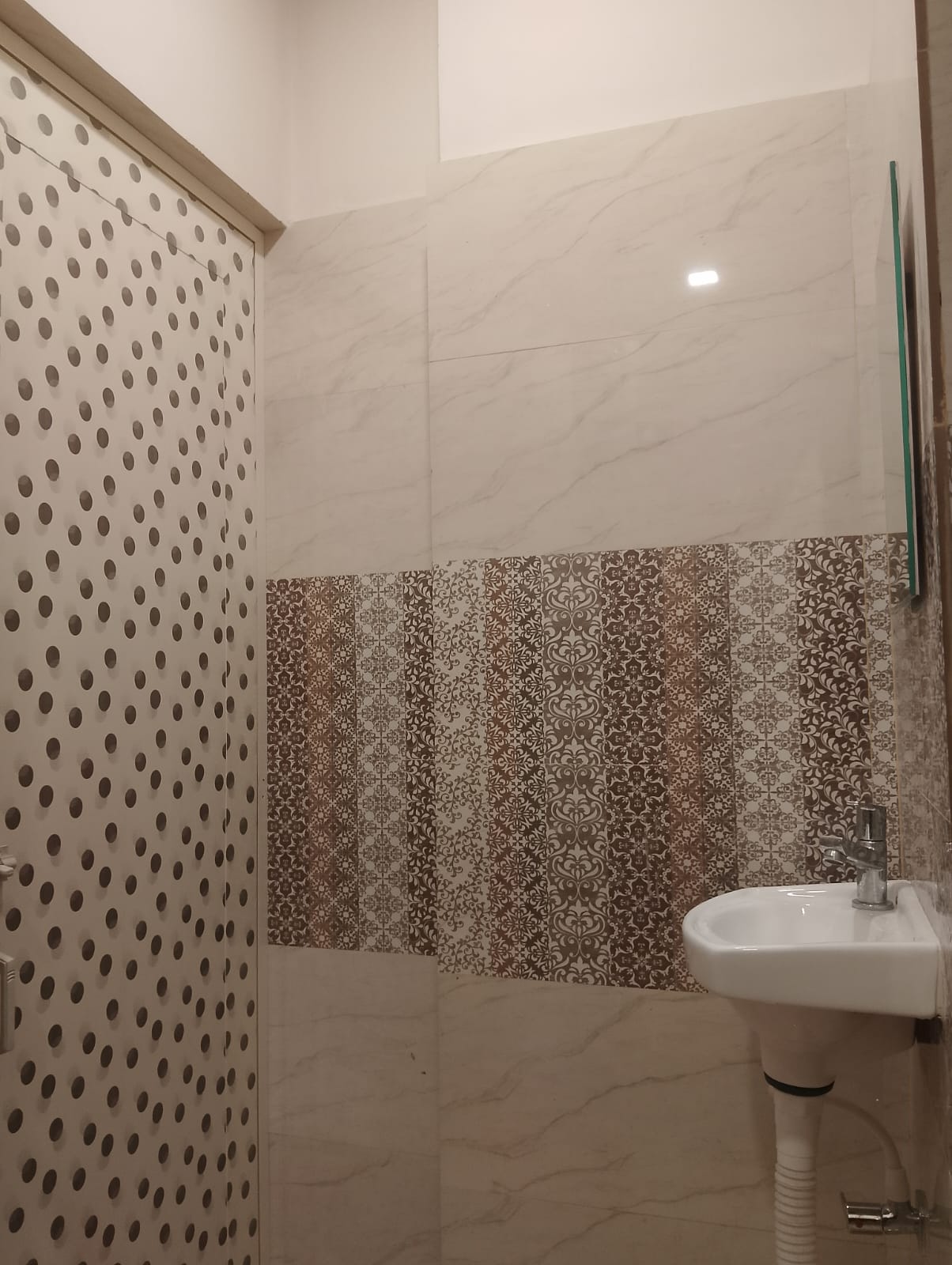 AC and Non-AC Double Bed Room at Saba Guest House near Park Street Kolkata photo 25