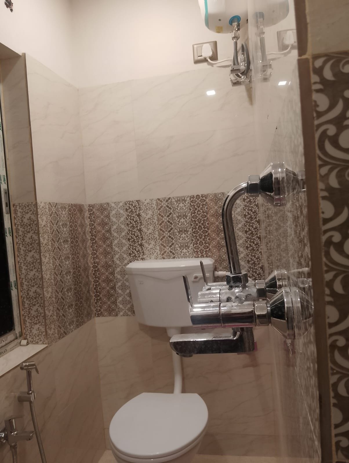 AC and Non-AC Double Bed Room at Saba Guest House near Park Street Kolkata photo 26