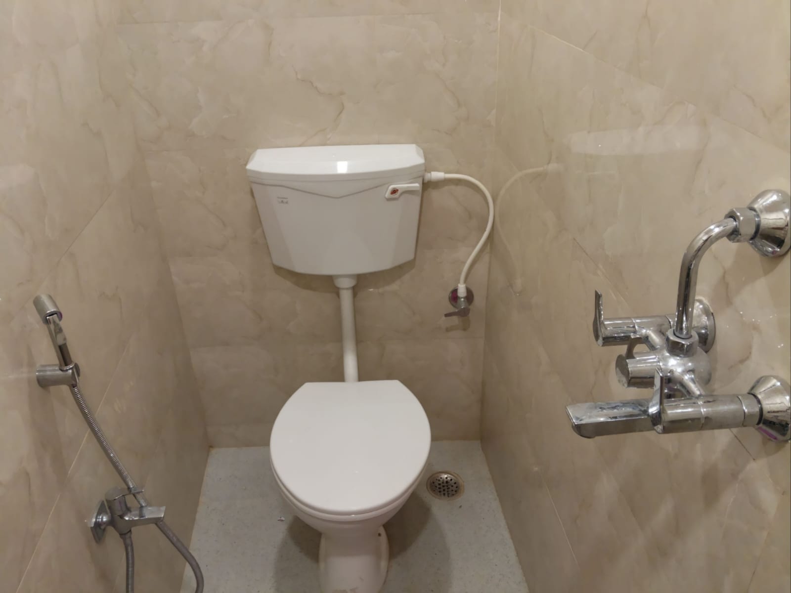 AC and Non-AC Double Bed Room at Saba Guest House near Park Street Kolkata photo 34