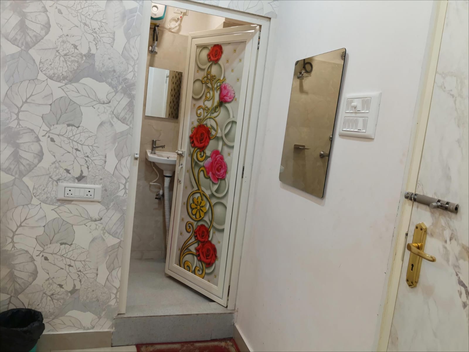 AC and Non-AC Double Bed Room at Saba Guest House near Park Street Kolkata photo 36