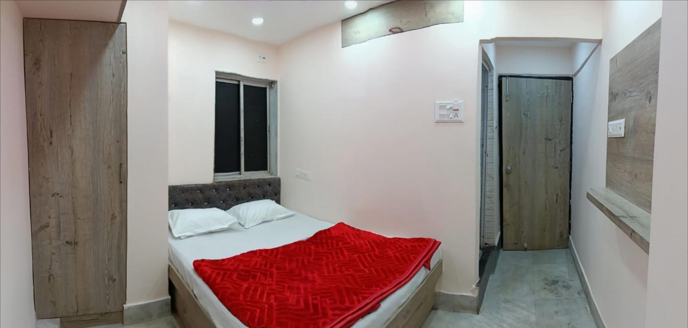 AC and Non-AC Double Bed Room at Saba Guest House near Park Street Kolkata photo 48