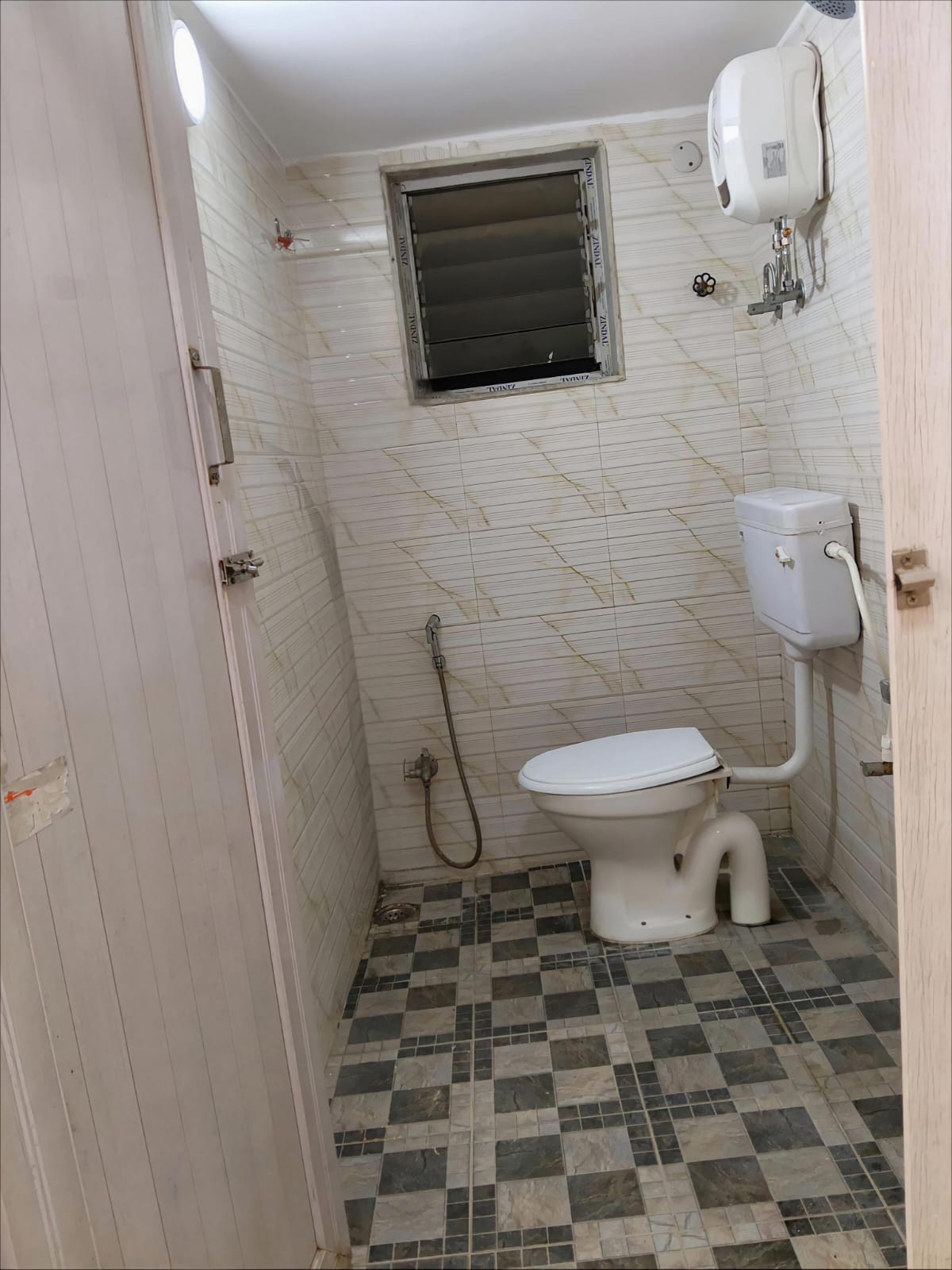 AC and Non-AC Double Bed Room at Saba Guest House near Park Street Kolkata photo 53