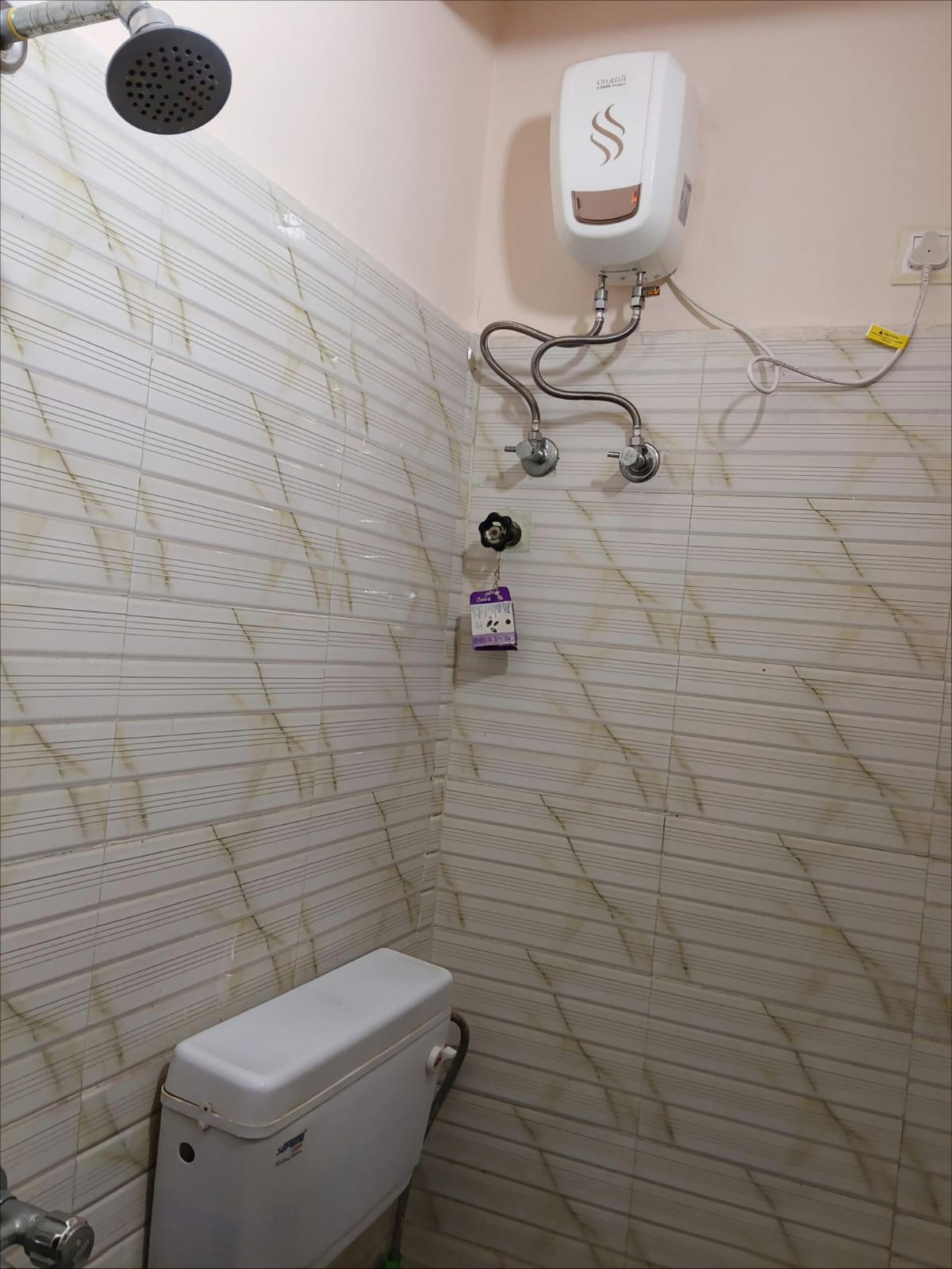 AC and Non-AC Double Bed Room at Saba Guest House near Park Street Kolkata photo 67