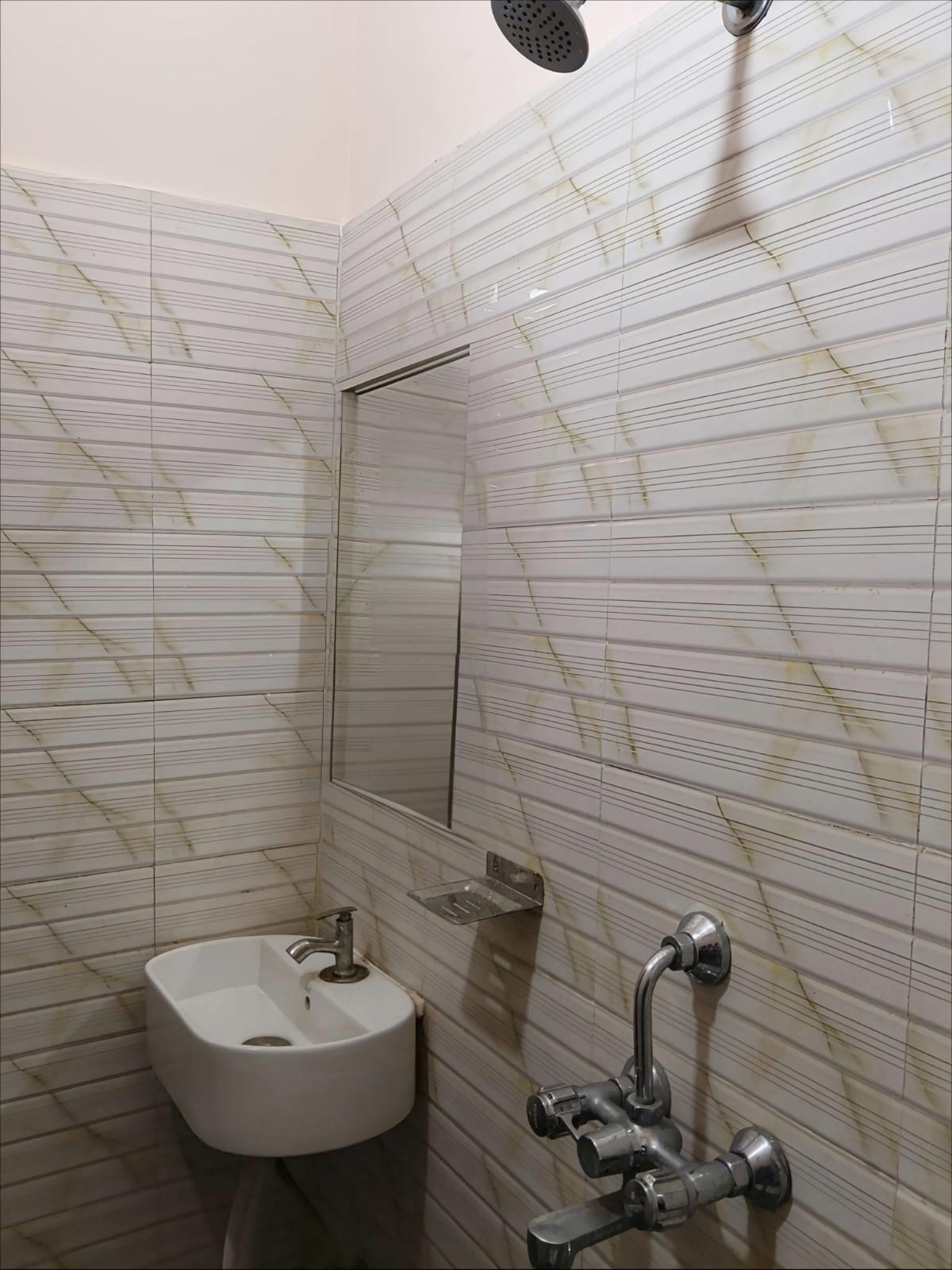 AC and Non-AC Double Bed Room at Saba Guest House near Park Street Kolkata photo 68