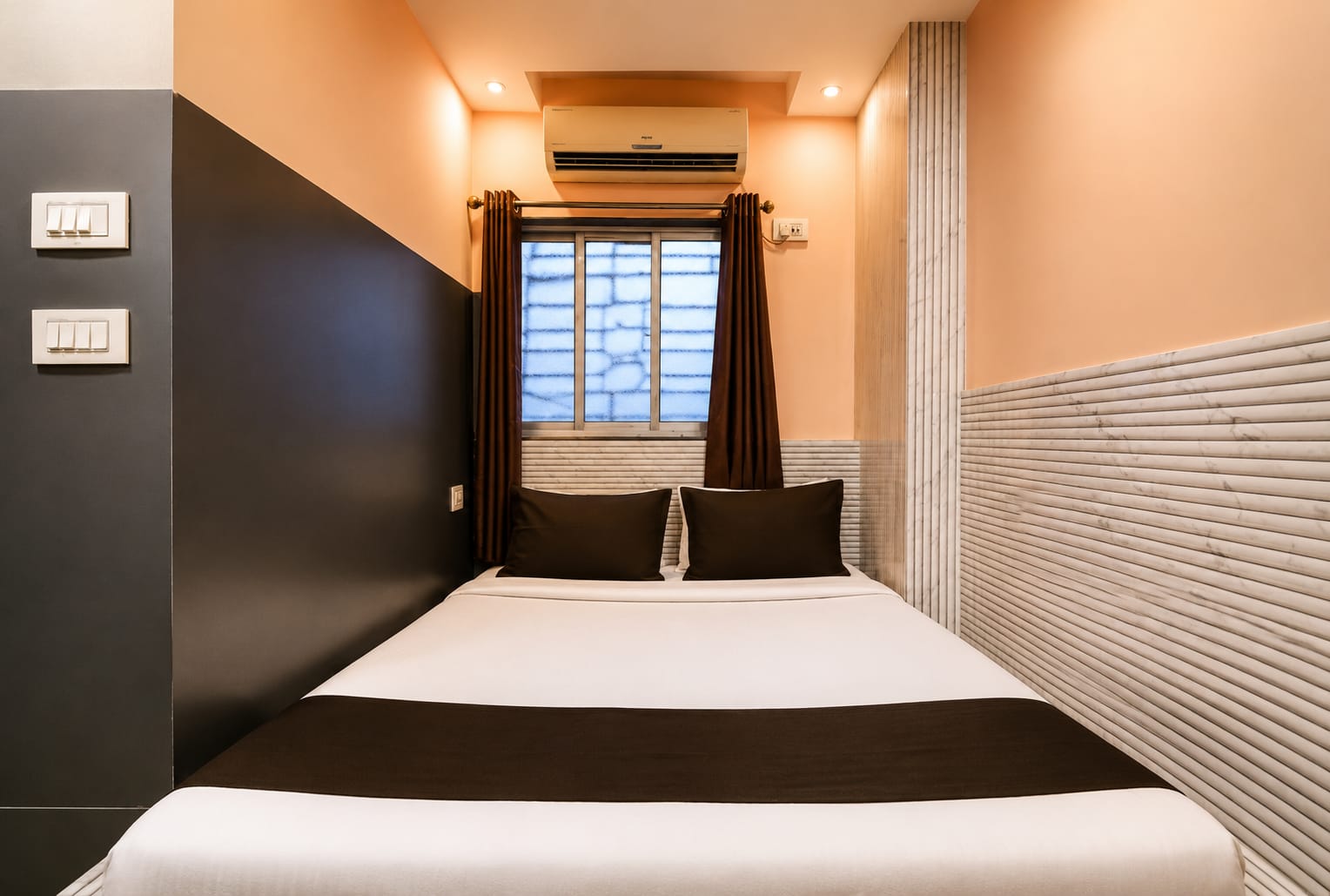 AC Double bed rooms at Saba Guest House near Park Street Kolkata photo 73