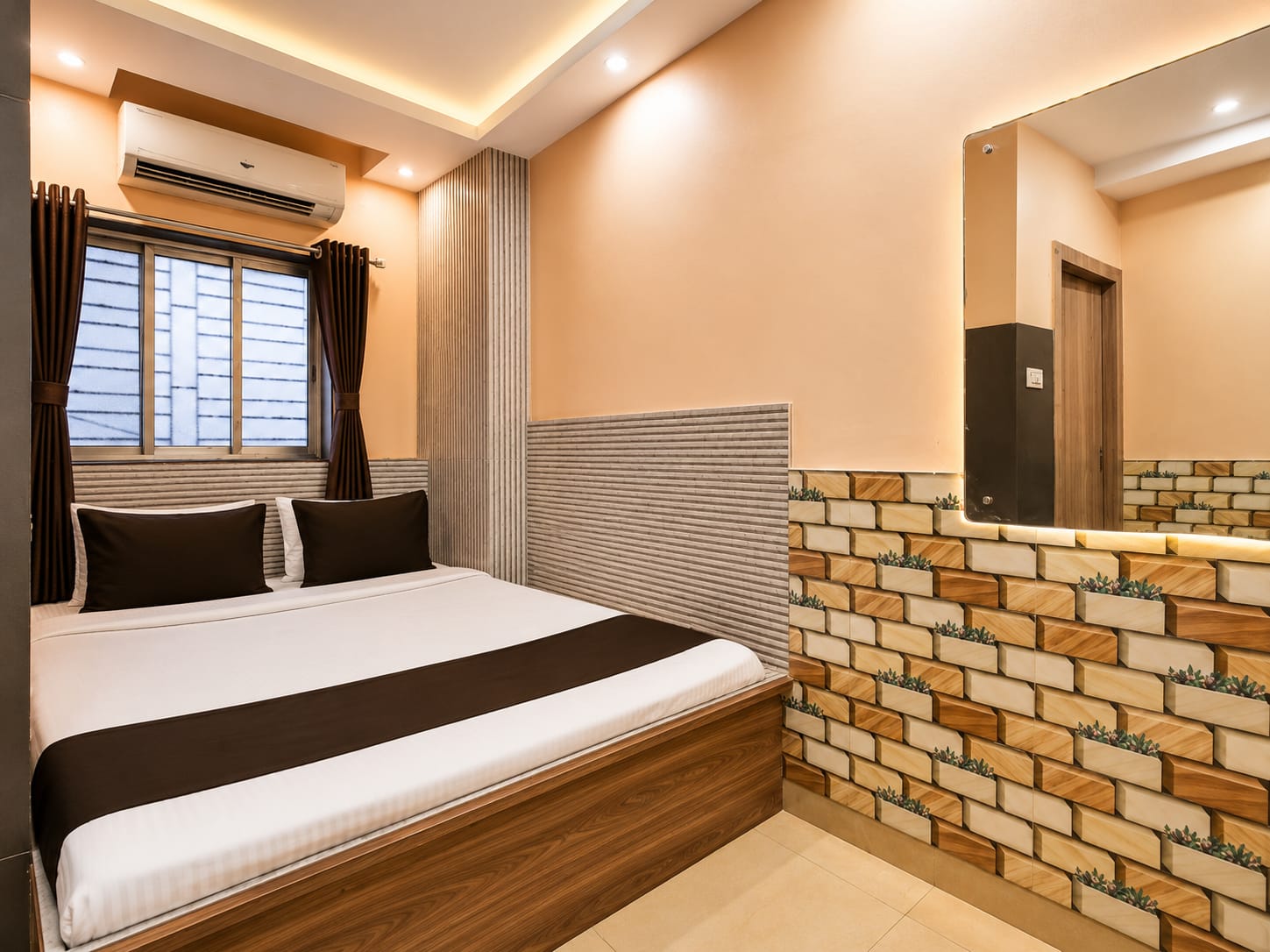 AC Double bed rooms at Saba Guest House near Park Street Kolkata photo 77