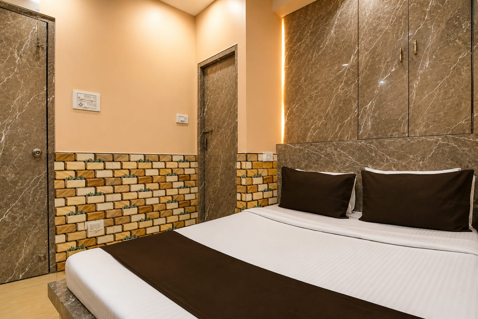 AC Double bed rooms at Saba Guest House near Park Street Kolkata photo 78