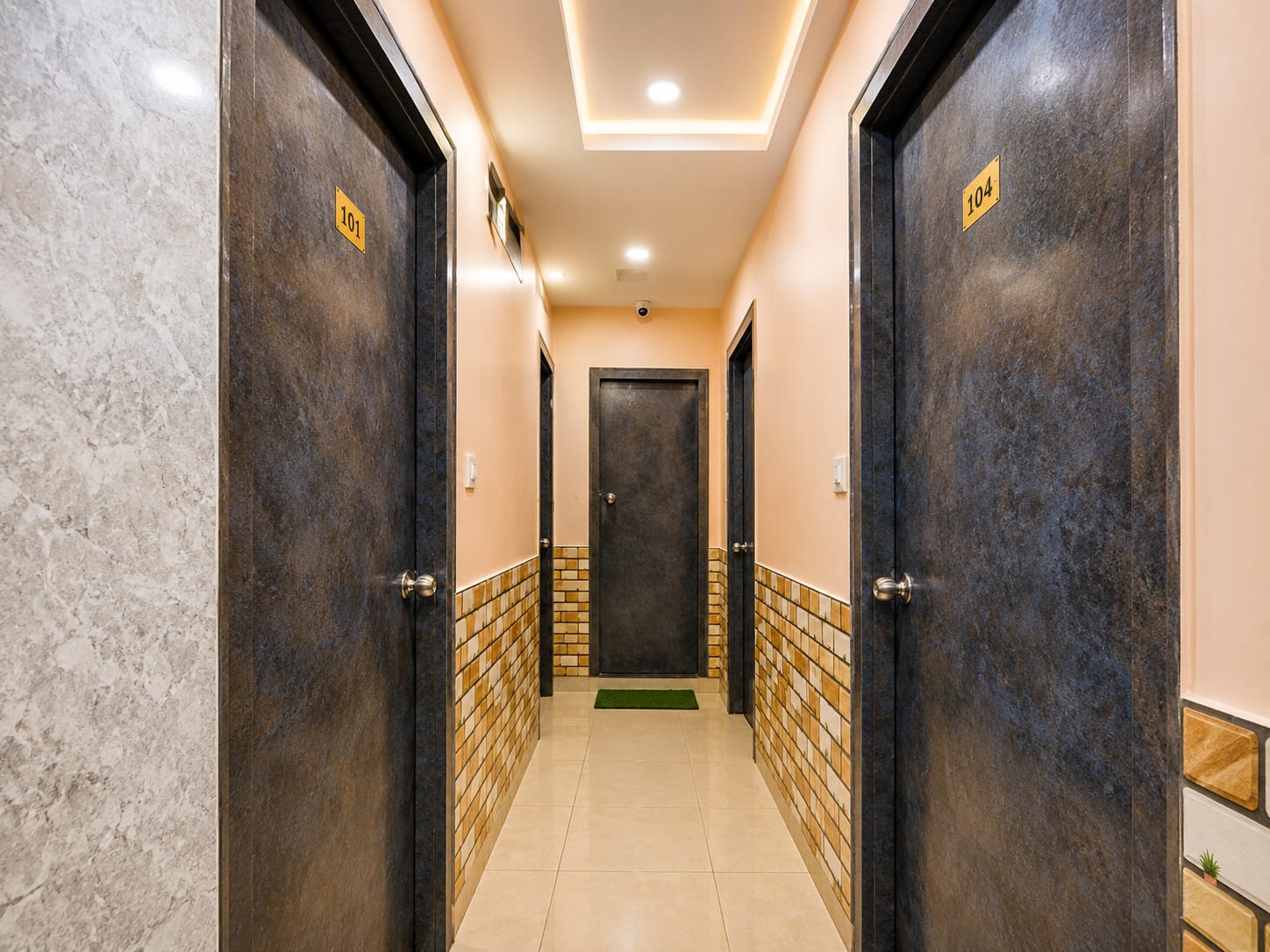 AC Double bed rooms at Saba Guest House near Park Street Kolkata photo 94