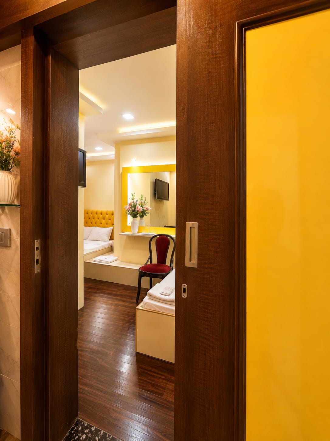 SANA room sliding door and interior